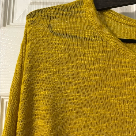 Old Navy Mustard Yellow Lightweight Knit Long Sleeve Top | Size XL - Picture 4 of 4